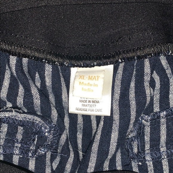 Maternity Shorts - Picture 3 of 4